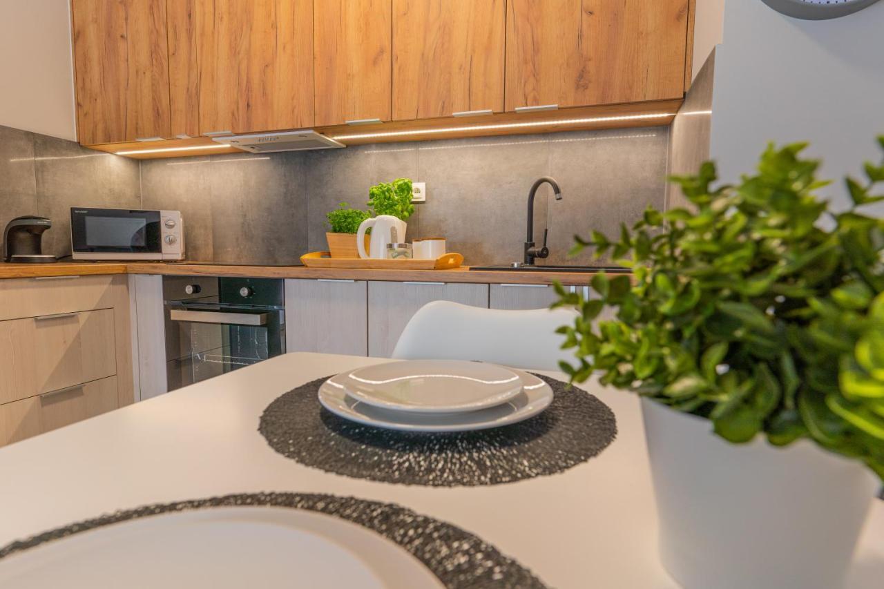 Apartamenty Homely Place Blisko Starego Rynku - Parking Poznan Ngoại thất bức ảnh