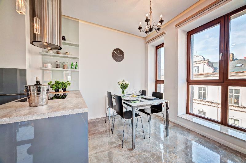 Apartamenty Homely Place Blisko Starego Rynku - Parking Poznan Ngoại thất bức ảnh