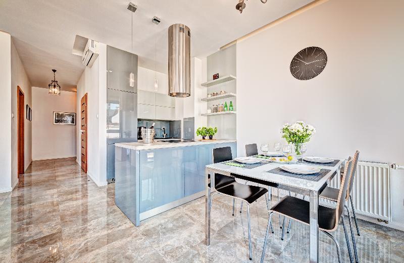 Apartamenty Homely Place Blisko Starego Rynku - Parking Poznan Ngoại thất bức ảnh